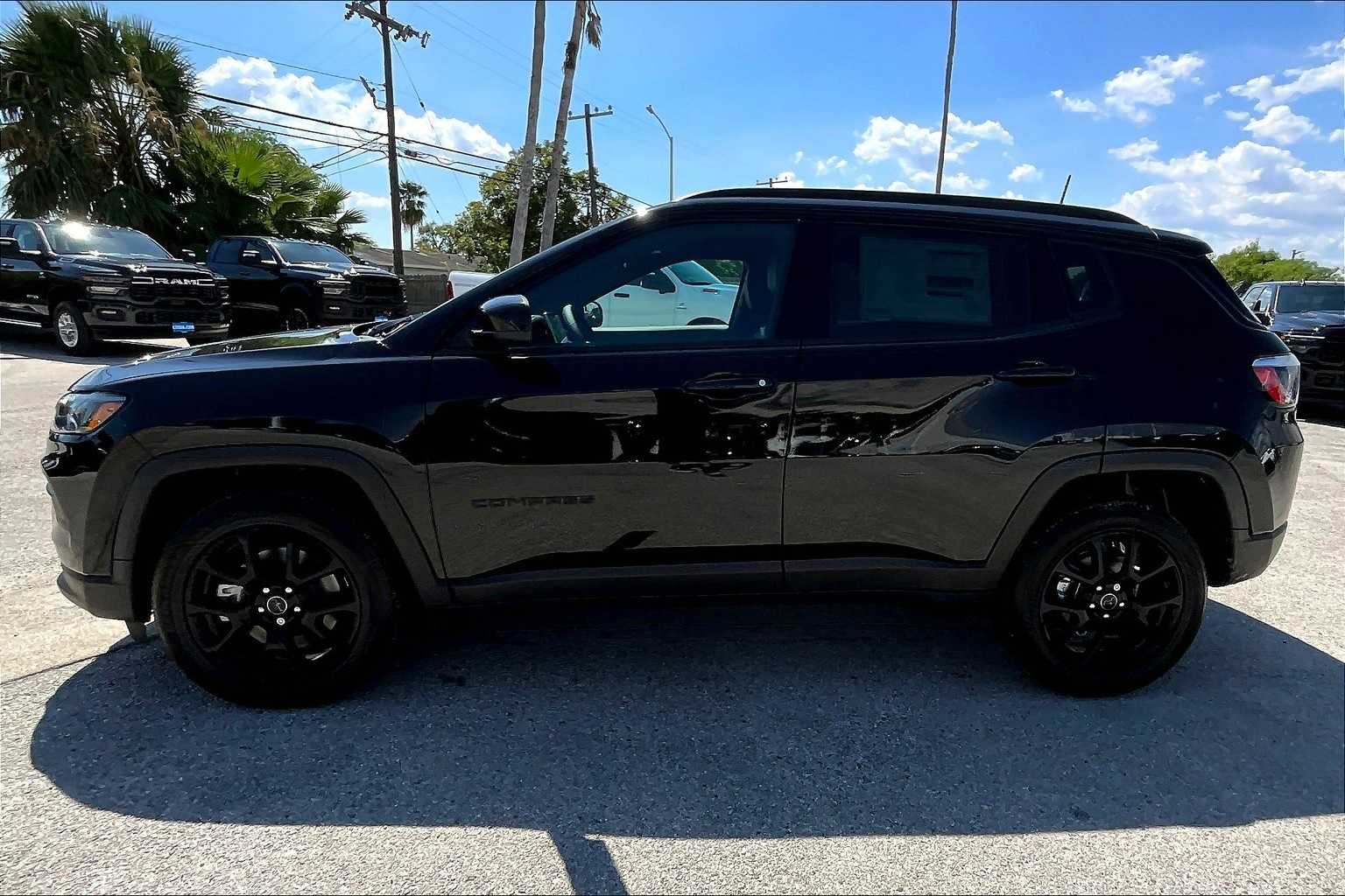 Thumbnail: 2026 Jeep Compass - 3