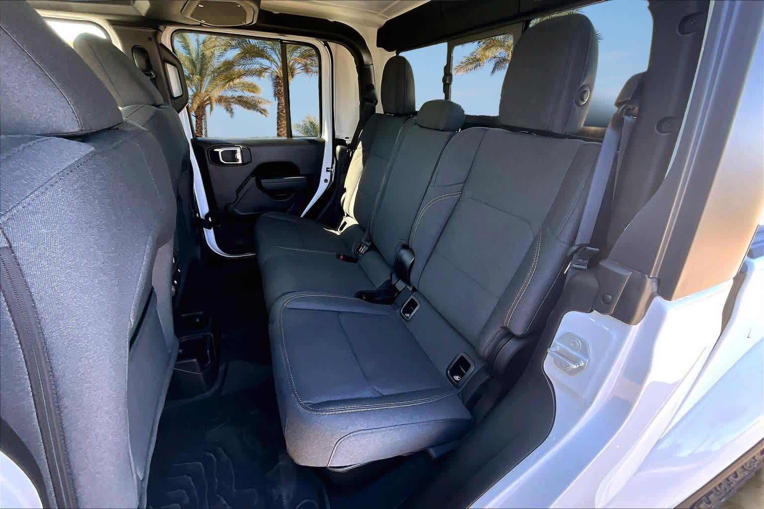 Thumbnail: 2025 Jeep Gladiator - 13