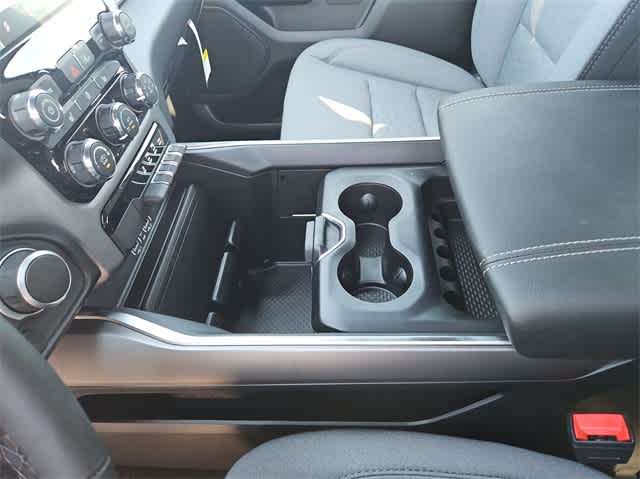 Thumbnail: 2025 RAM 1500 - 28