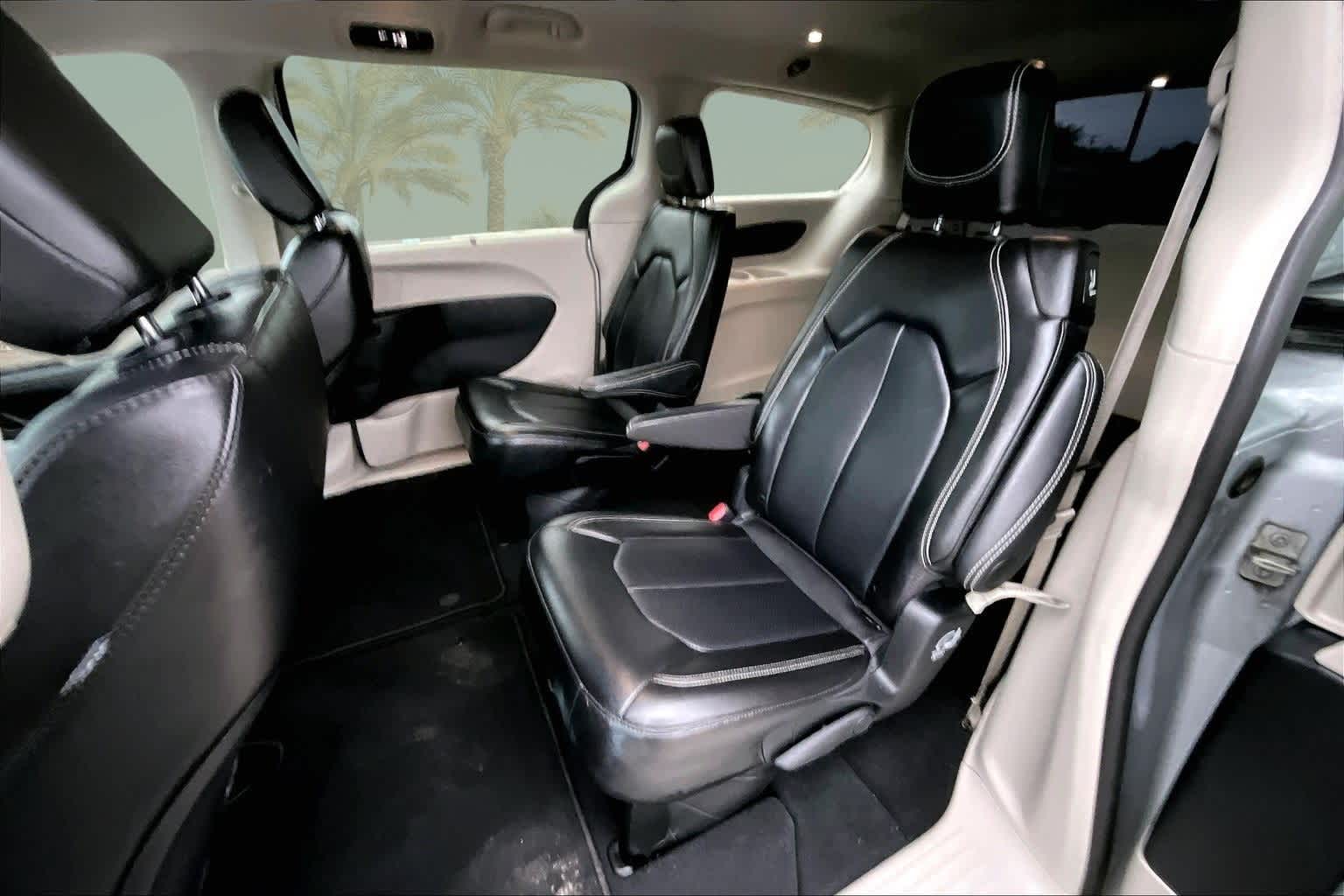 Thumbnail: 2024 Chrysler Pacifica - 13