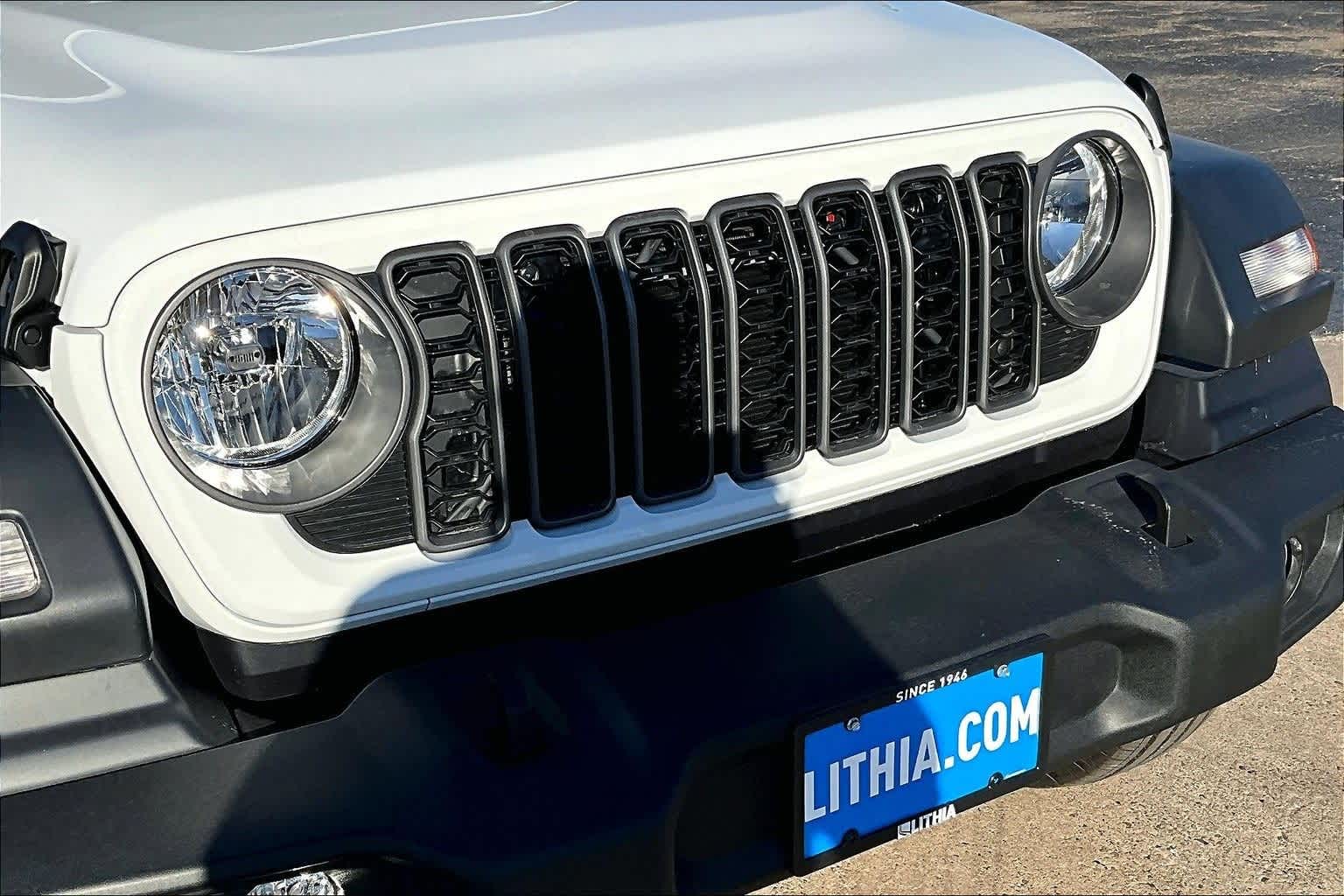 Thumbnail: 2018 Jeep Wrangler - 33