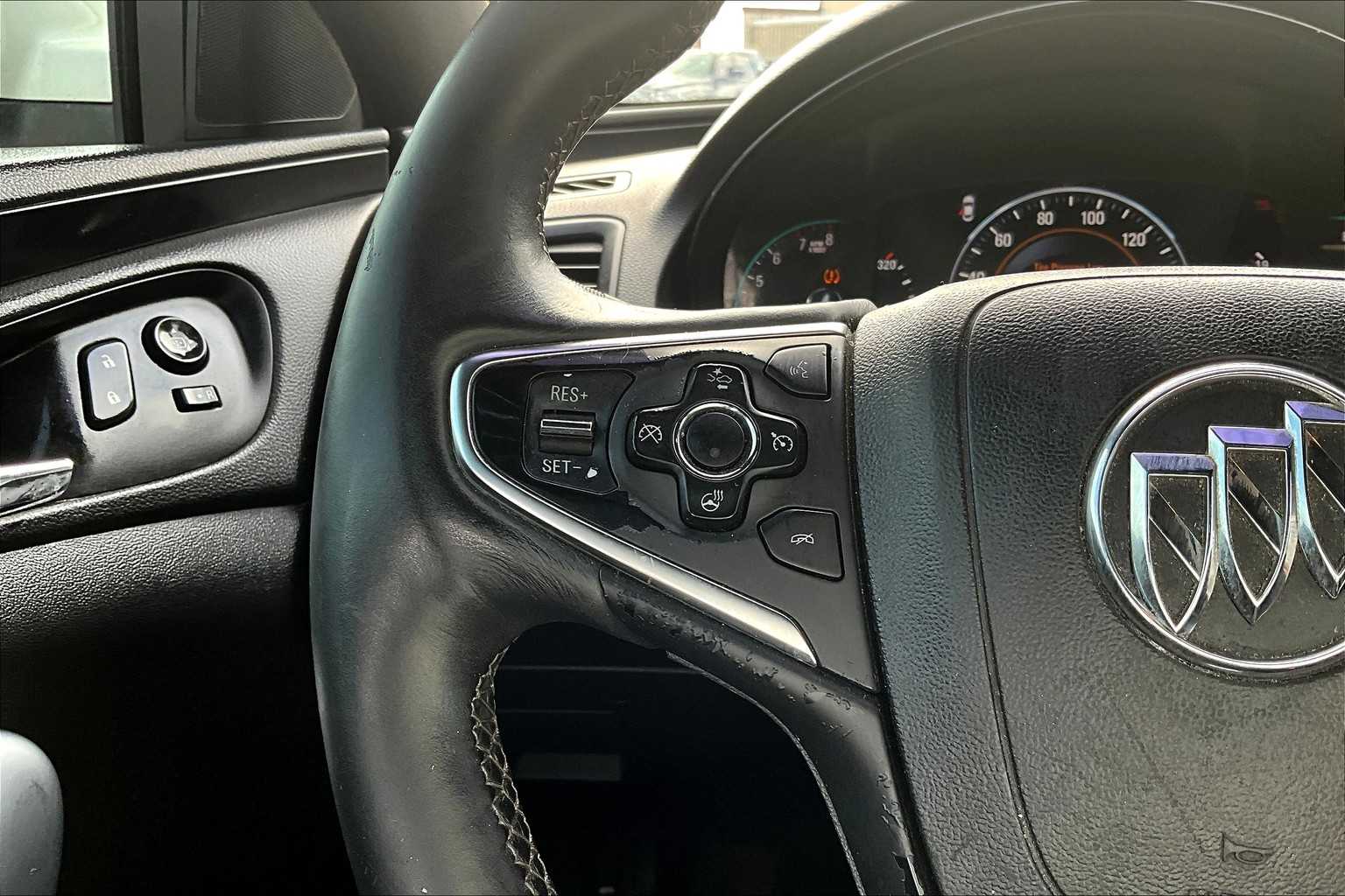 Thumbnail: 2015 Buick Regal - 23