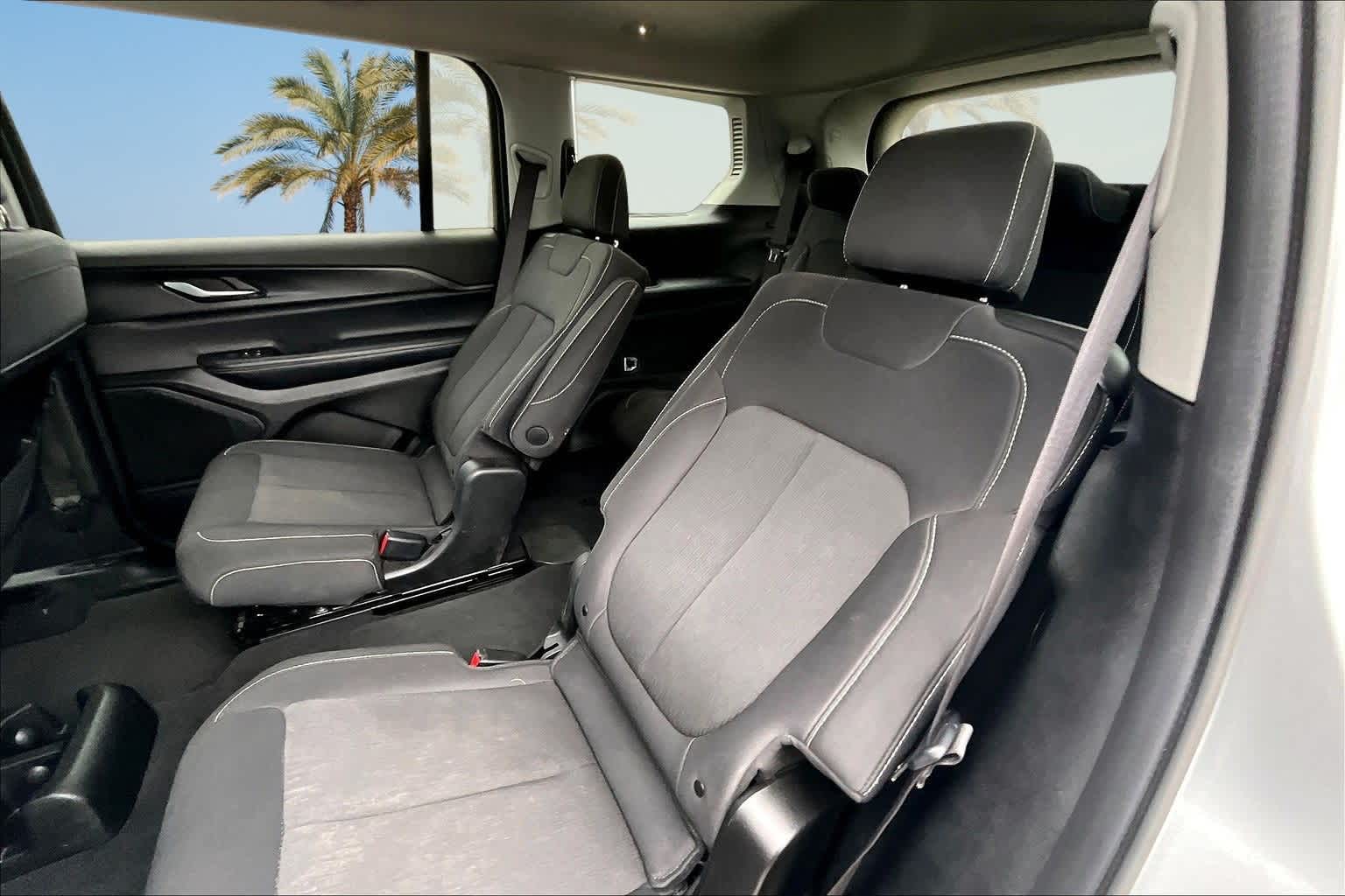 Thumbnail: 2023 Jeep Grand Cherokee - 12