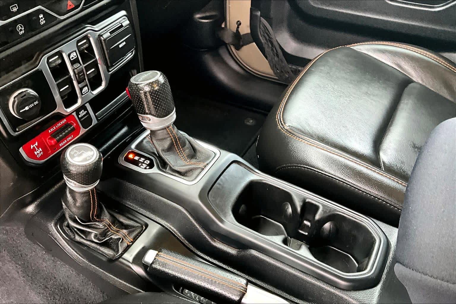 Thumbnail: 2020 Jeep Gladiator - 16