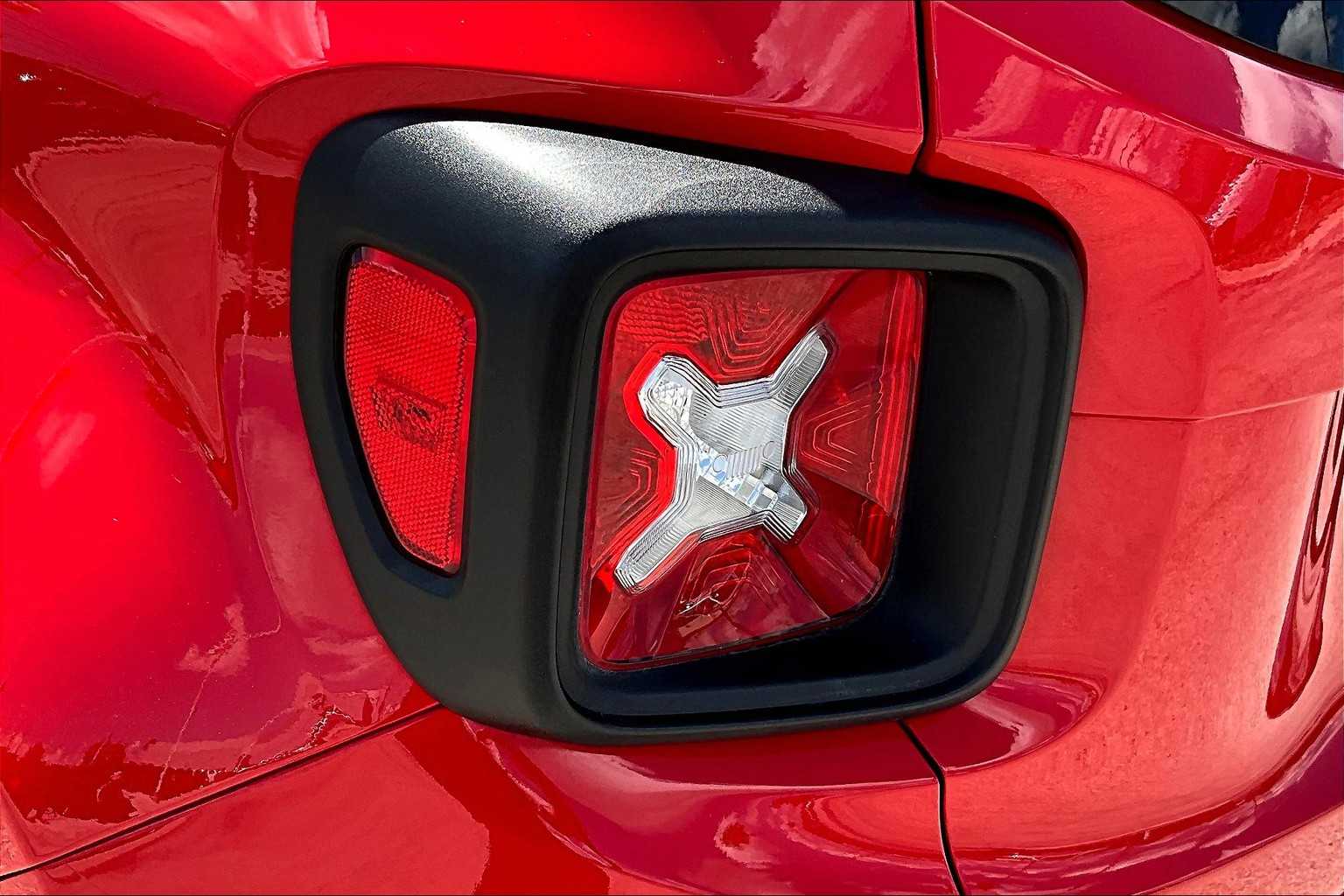 Thumbnail: 2022 Jeep Renegade - 31