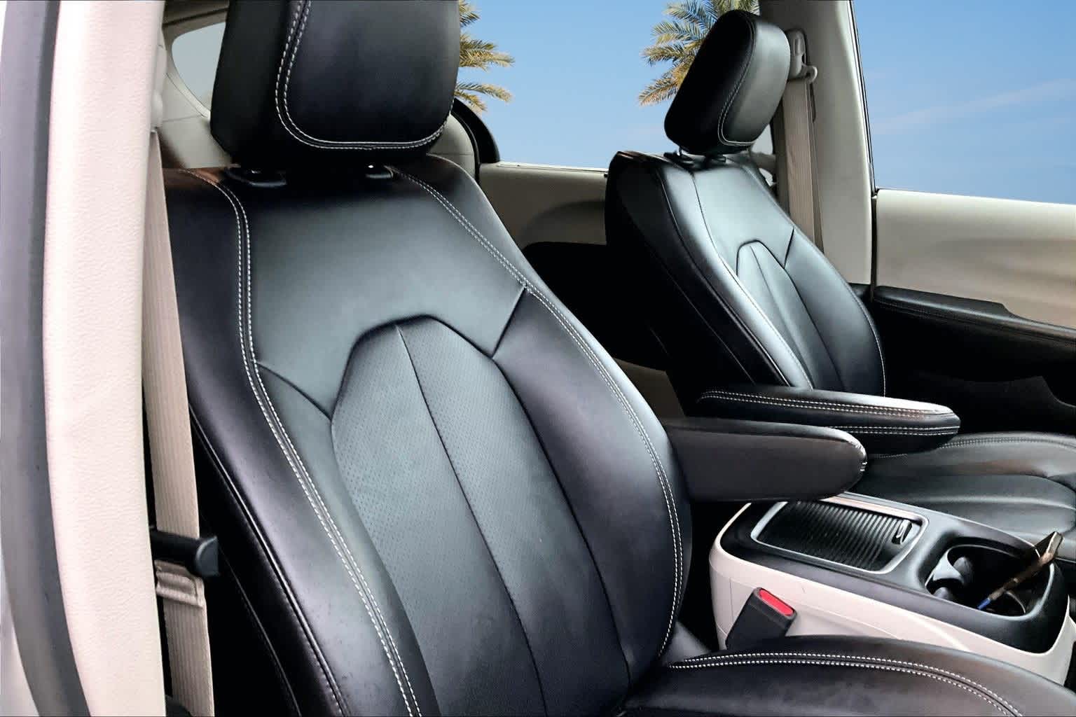 Thumbnail: 2024 Chrysler Pacifica - 14