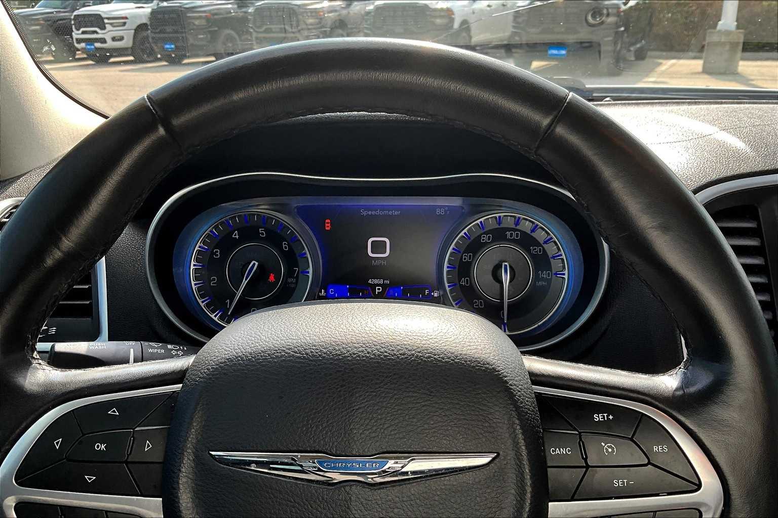 Thumbnail: 2022 Chrysler 300 - 18