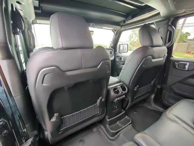 2025 Jeep Wrangler 4-Door Sahara - Photo 19