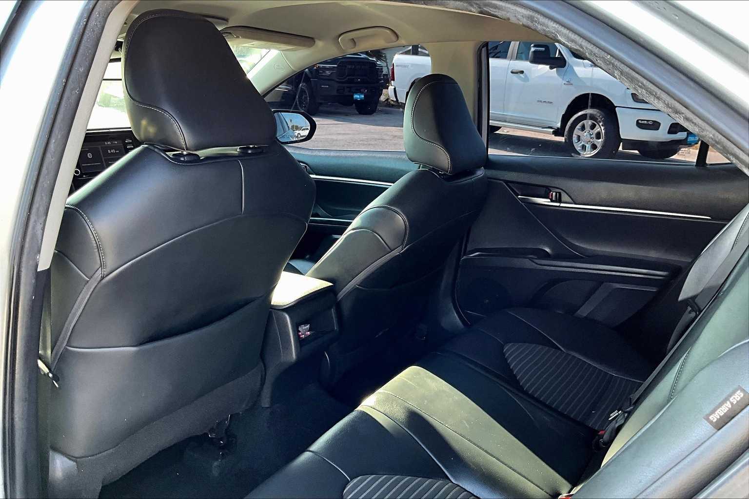 Thumbnail: 2022 Toyota Camry - 11