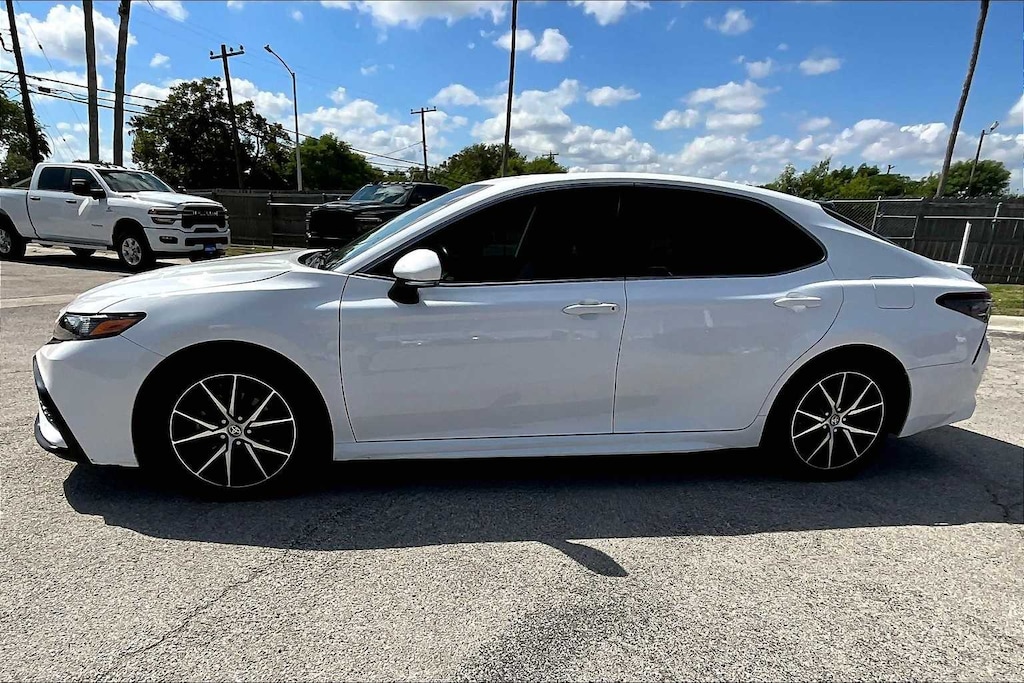 Used 2023 Toyota Camry SE Sedan