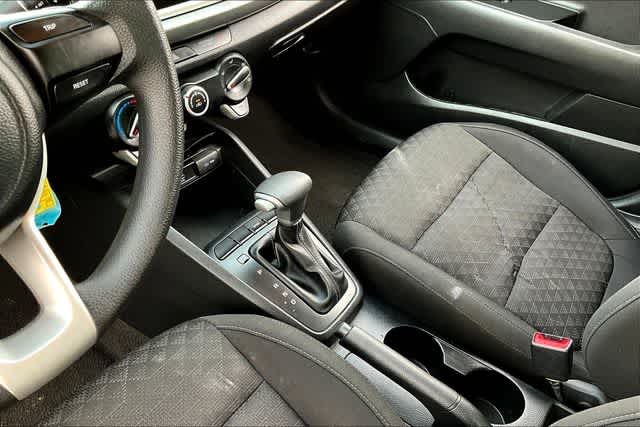 Thumbnail: 2023 Kia Rio - 16