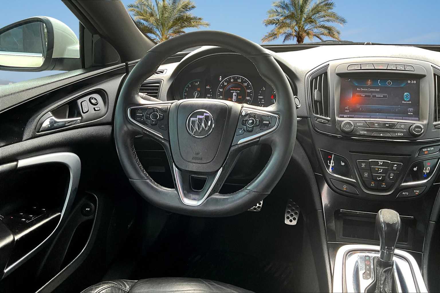 Thumbnail: 2015 Buick Regal - 14