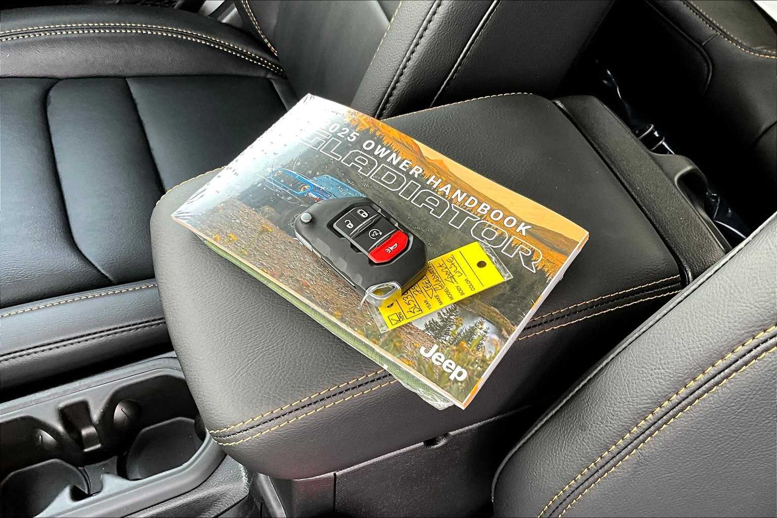 Thumbnail: 2025 Jeep Gladiator - 20