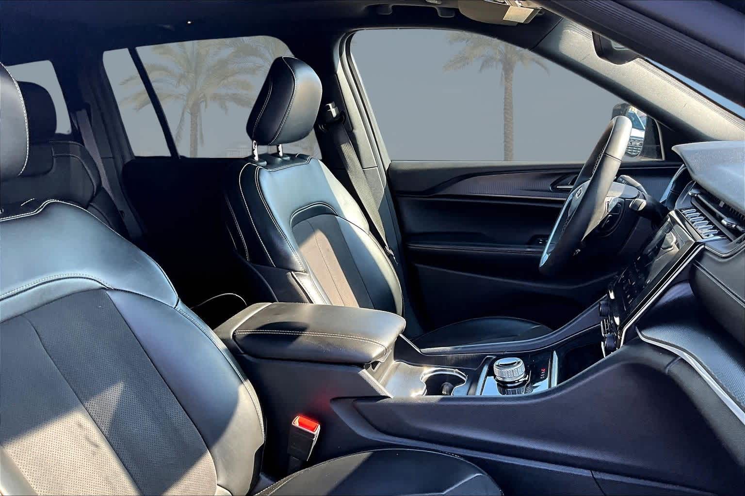 Thumbnail: 2024 Jeep Grand Cherokee - 13