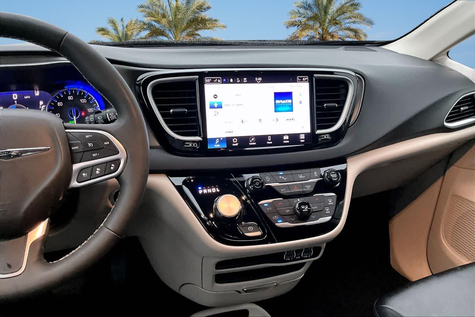 Thumbnail: 2024 Chrysler Pacifica - 16