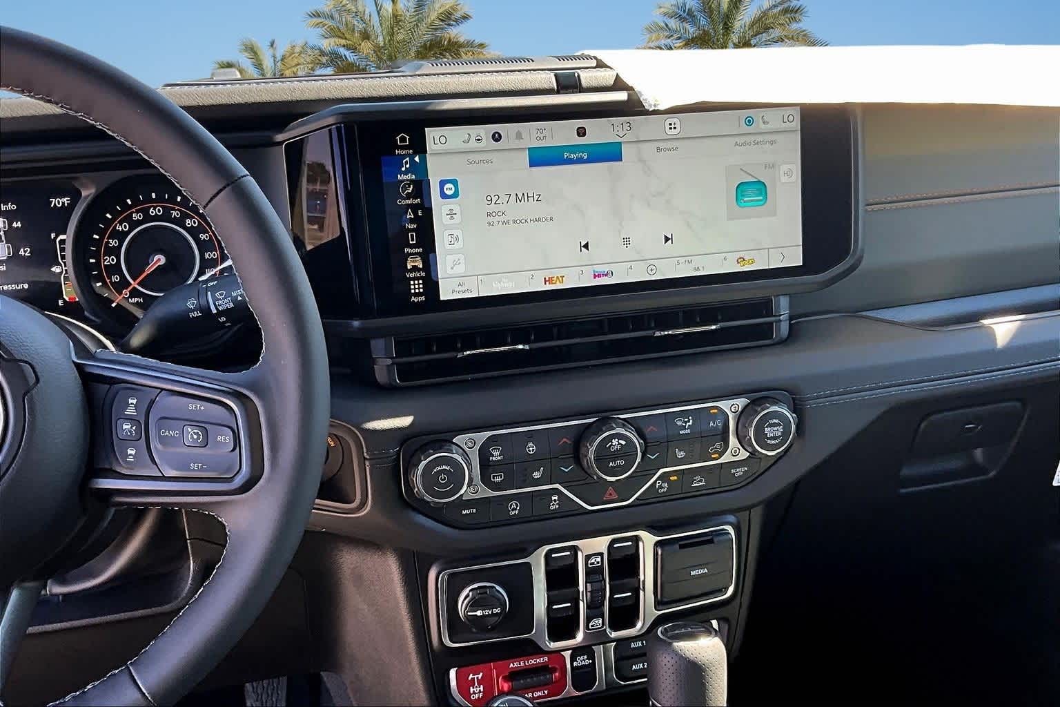 Thumbnail: 2025 Jeep Gladiator - 16