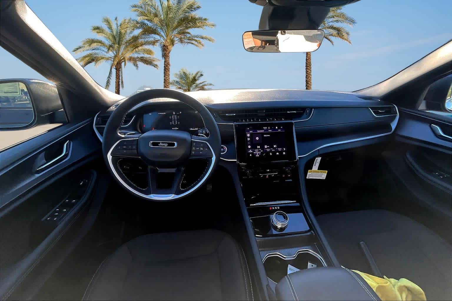 Thumbnail: 2025 Jeep Grand Cherokee - 9