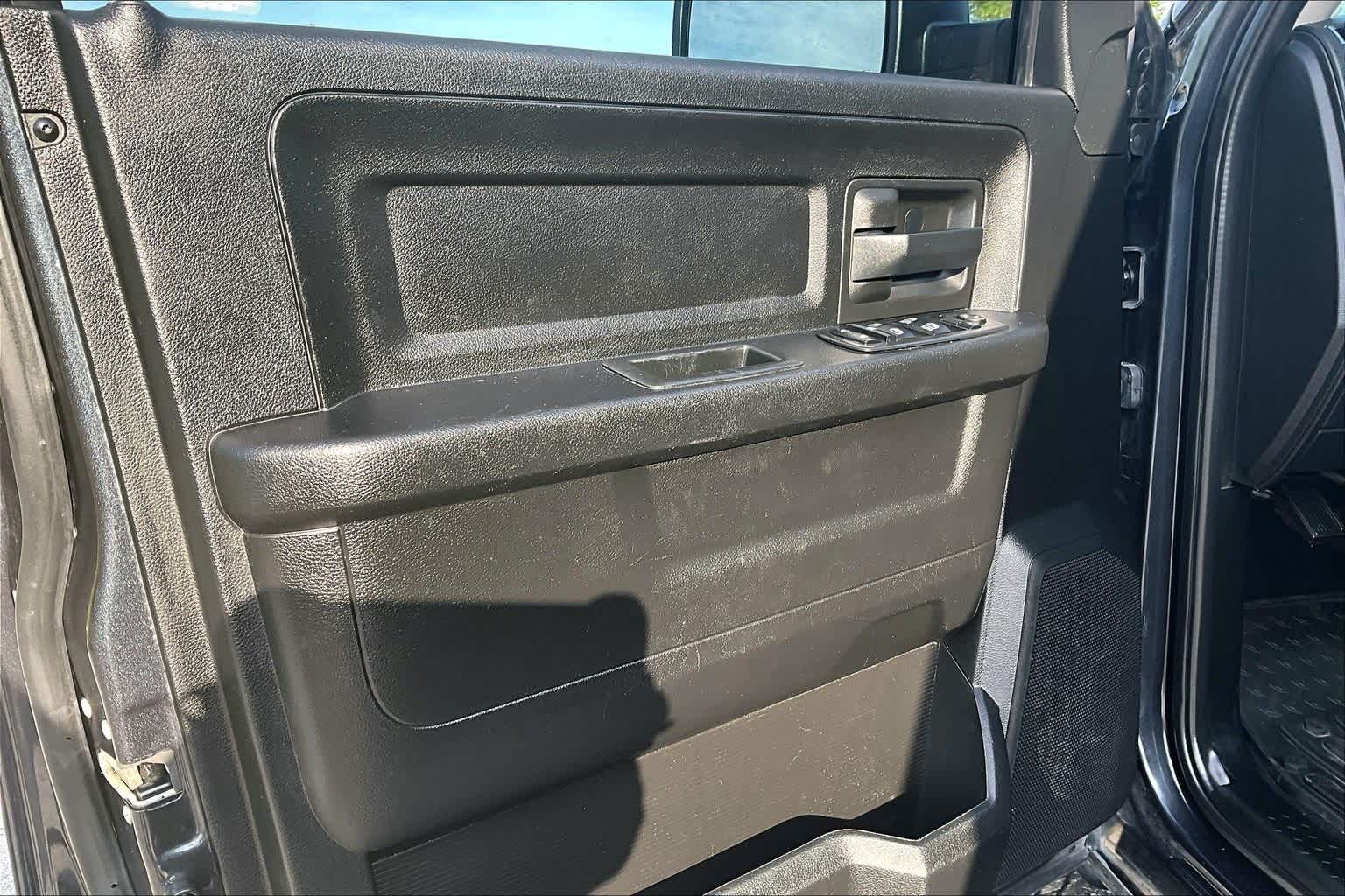 Thumbnail: 2019 RAM 1500 Classic - 24