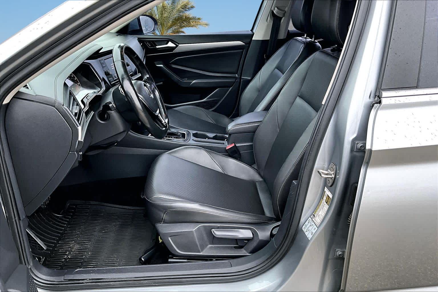 Thumbnail: 2019 Volkswagen Jetta - 9