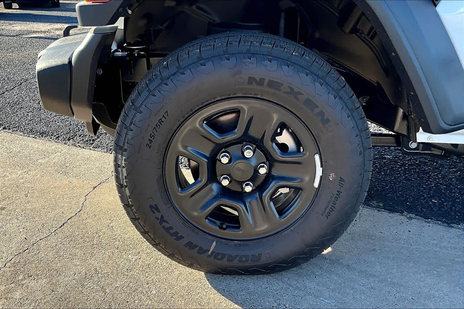 Thumbnail: 2018 Jeep Wrangler - 34