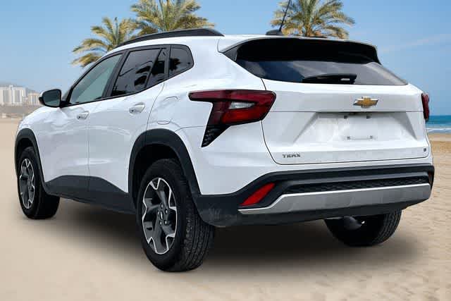 Thumbnail: 2025 Chevrolet Trax - 3