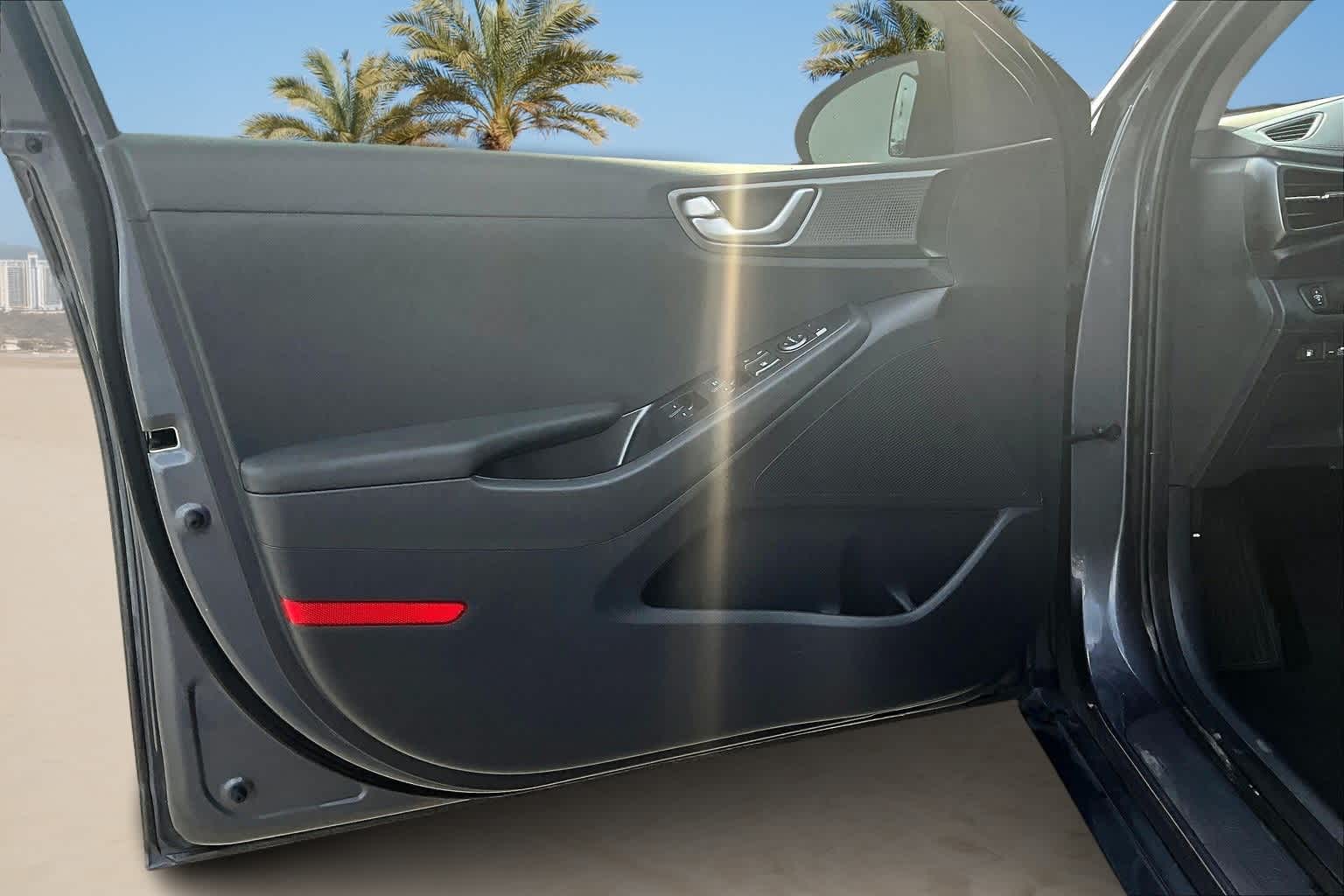 Thumbnail: 2020 Hyundai Ioniq - 24