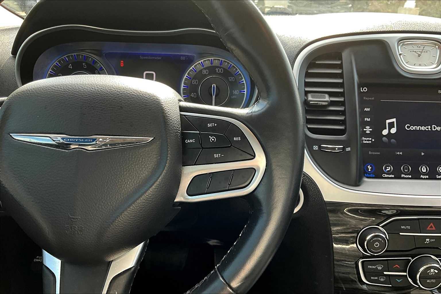 Thumbnail: 2022 Chrysler 300 - 26