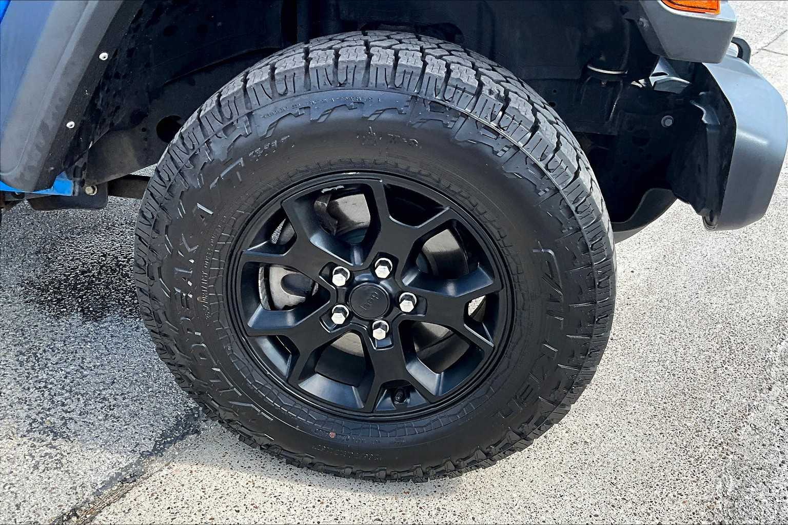 Thumbnail: 2021 Jeep Wrangler - 32