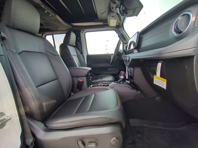 Thumbnail: 2025 Jeep Wrangler - 22