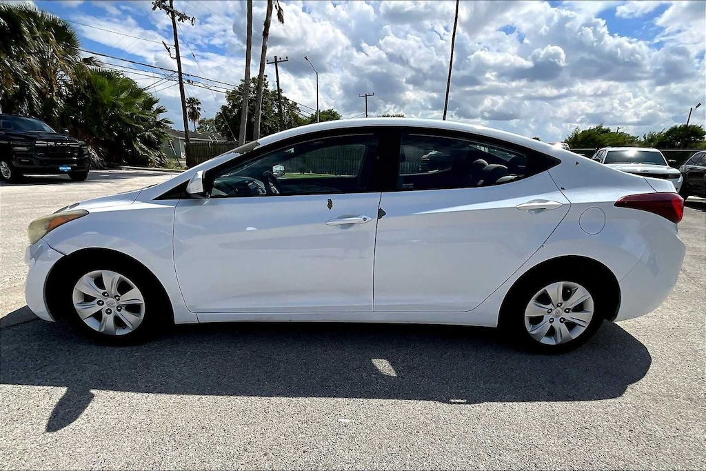 Used 2016 Hyundai Elantra SE Sedan