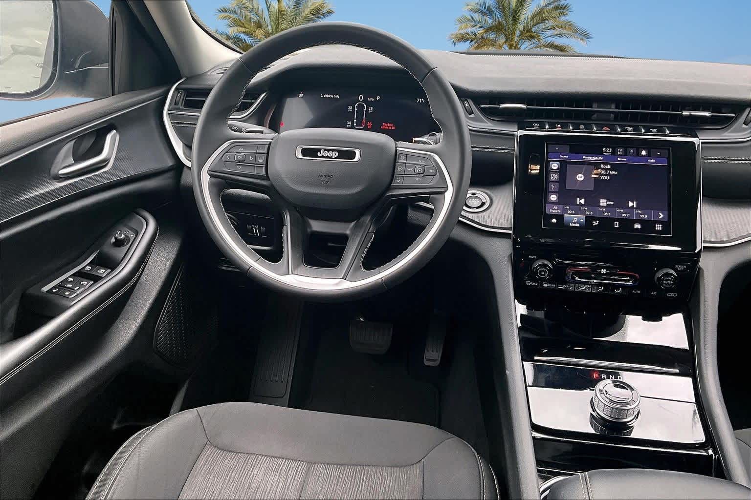 Thumbnail: 2023 Jeep Grand Cherokee - 14