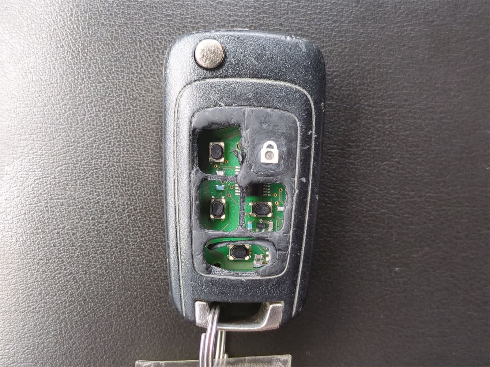 Thumbnail: 2014 Chevrolet Equinox - 32