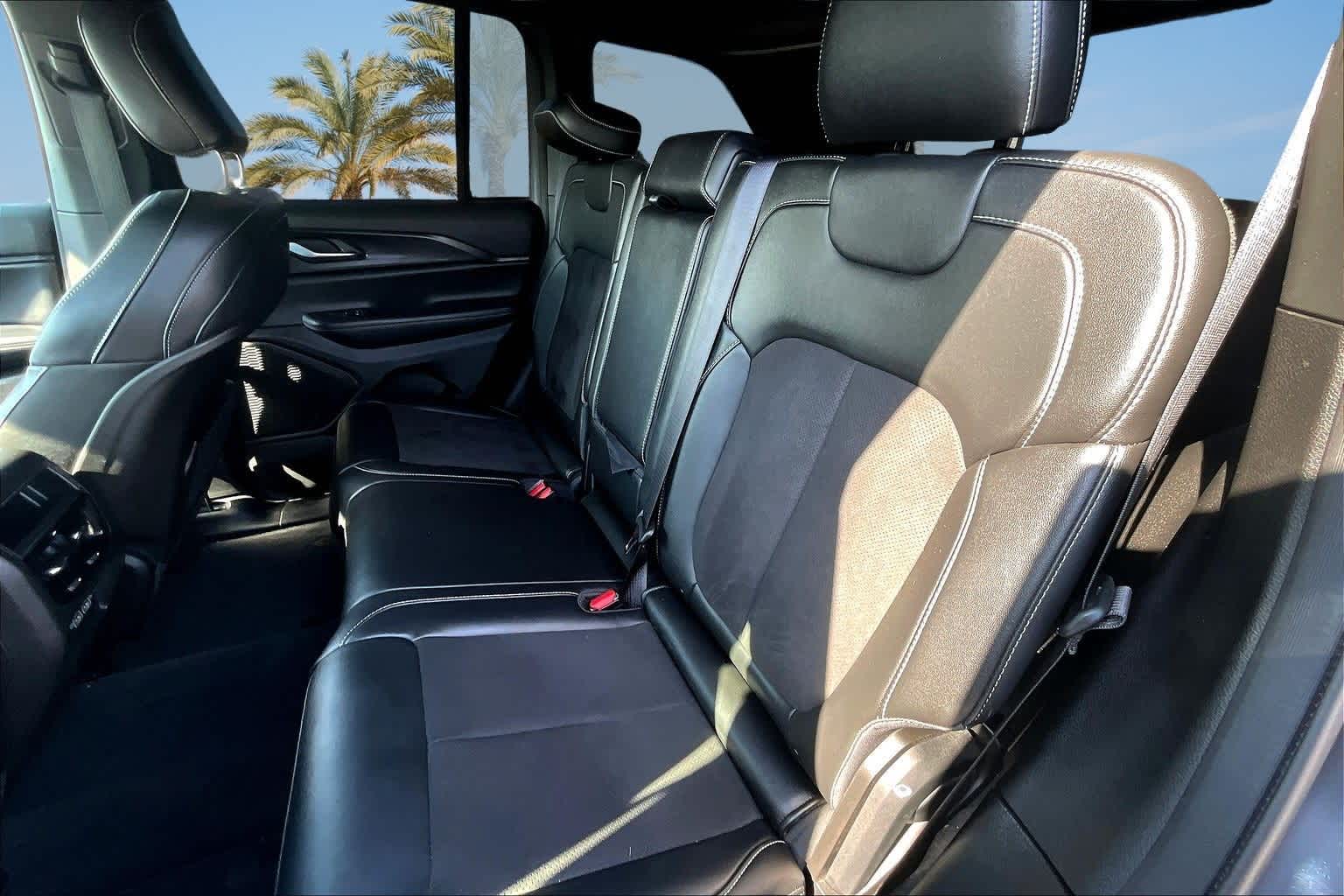 Thumbnail: 2024 Jeep Grand Cherokee - 12