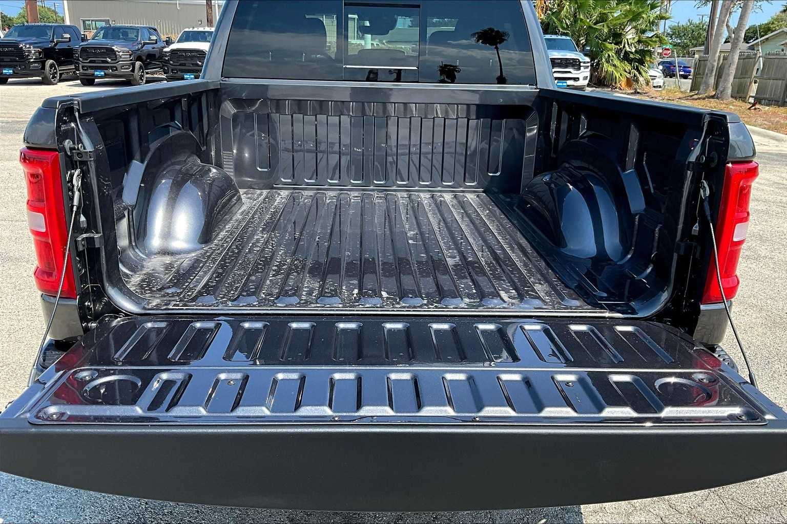 Thumbnail: 2026 RAM 1500 - 19