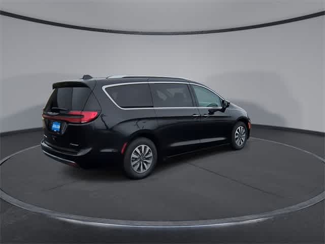 Thumbnail: 2021 Chrysler Pacifica - 8