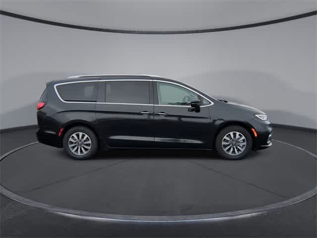 Thumbnail: 2021 Chrysler Pacifica - 9