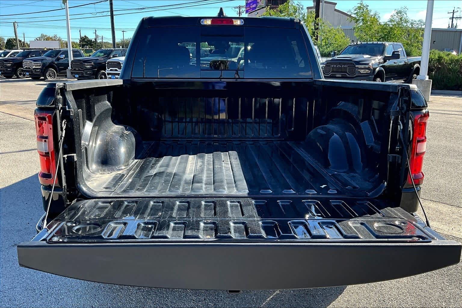 Thumbnail: 2025 RAM 1500 - 18