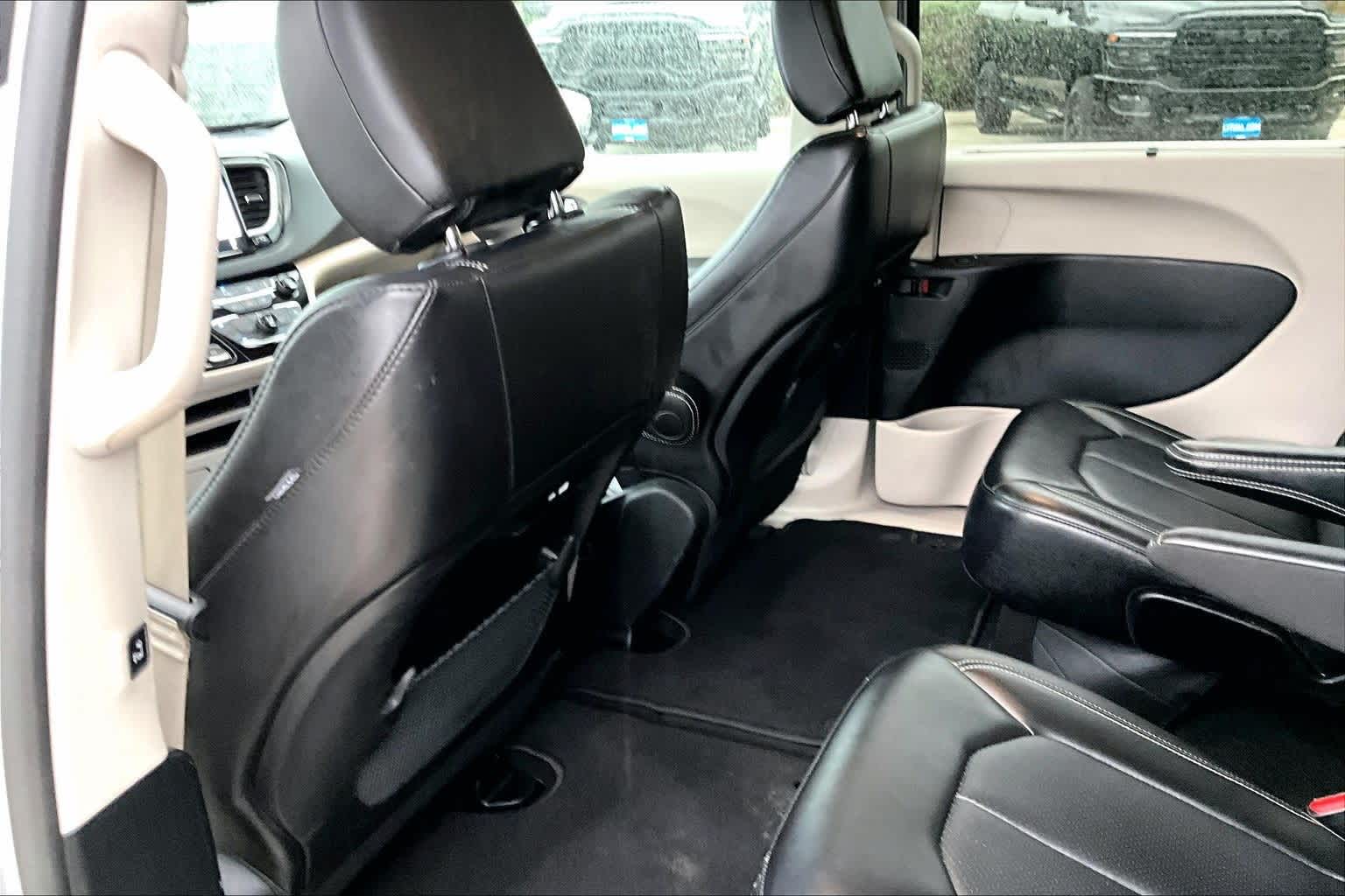 Thumbnail: 2024 Chrysler Pacifica - 12