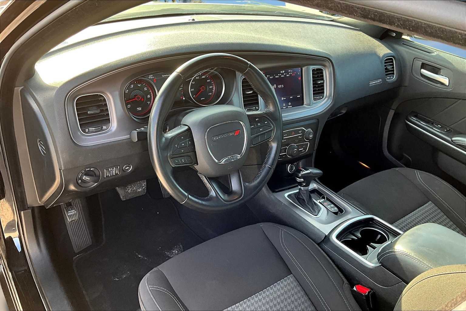 2023 Dodge Charger SXT photo 2