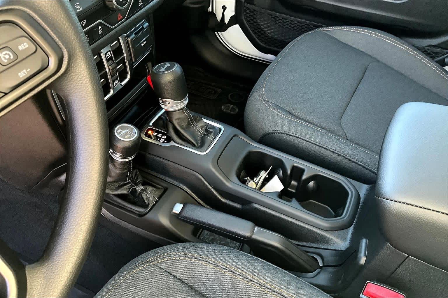 Thumbnail: 2018 Jeep Wrangler - 17