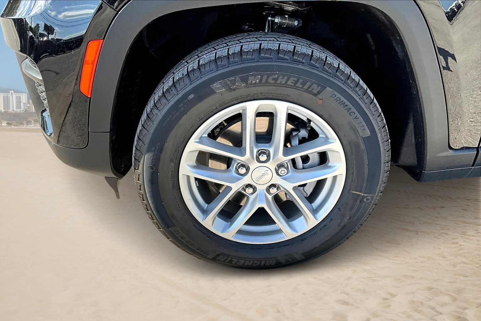 Thumbnail: 2025 Jeep Grand Cherokee - 8