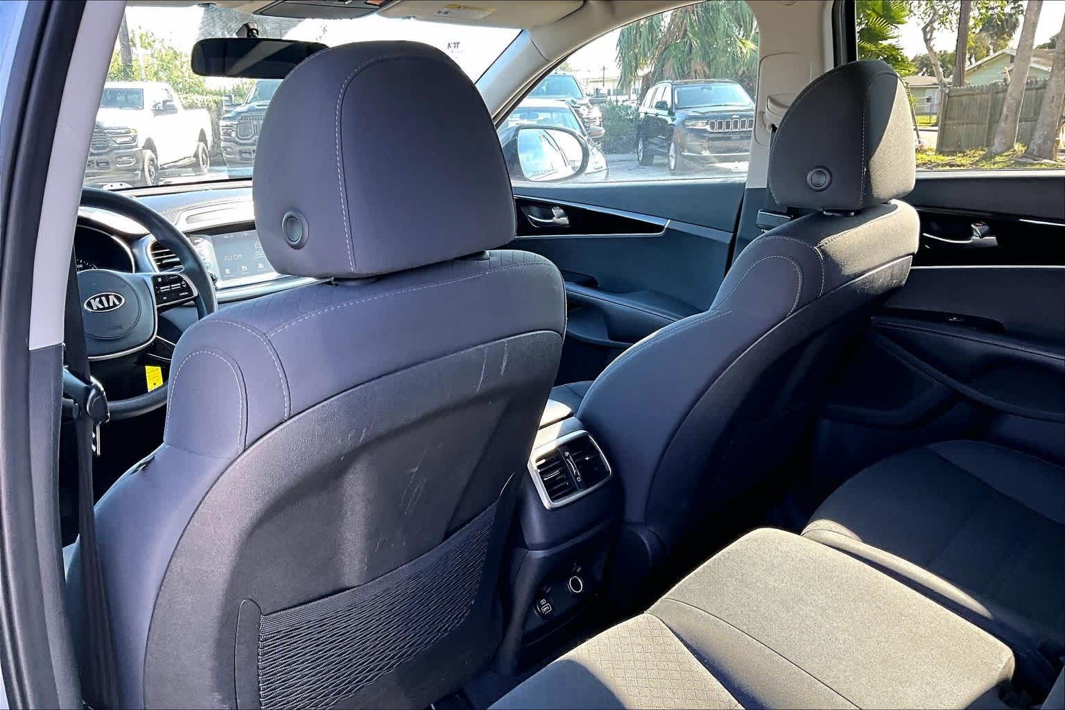 Thumbnail: 2020 Kia Sorento - 12