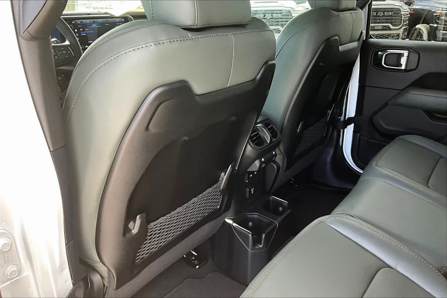 Thumbnail: 2026 Jeep Gladiator - 12