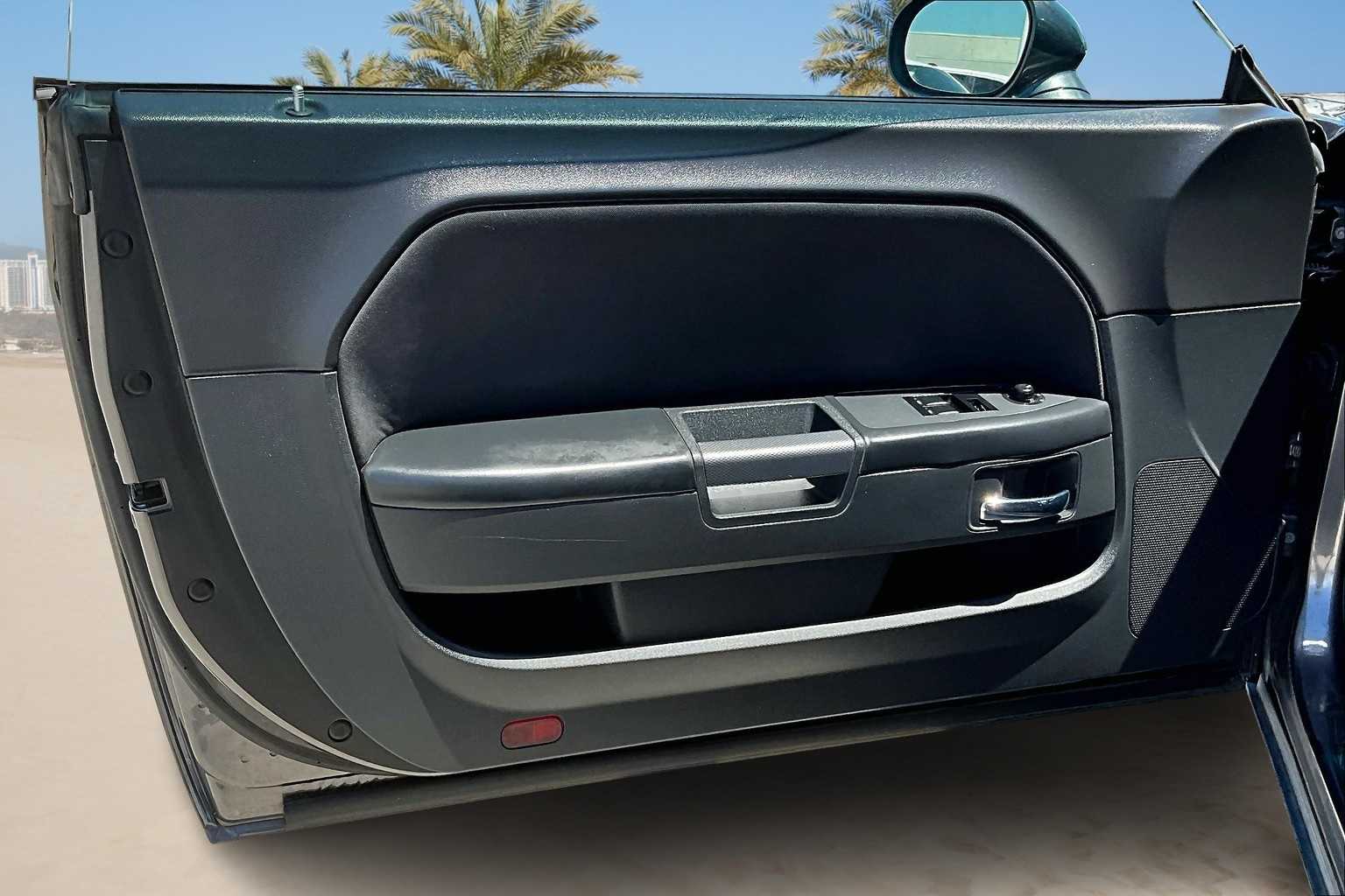 Thumbnail: 2014 Dodge Challenger - 25