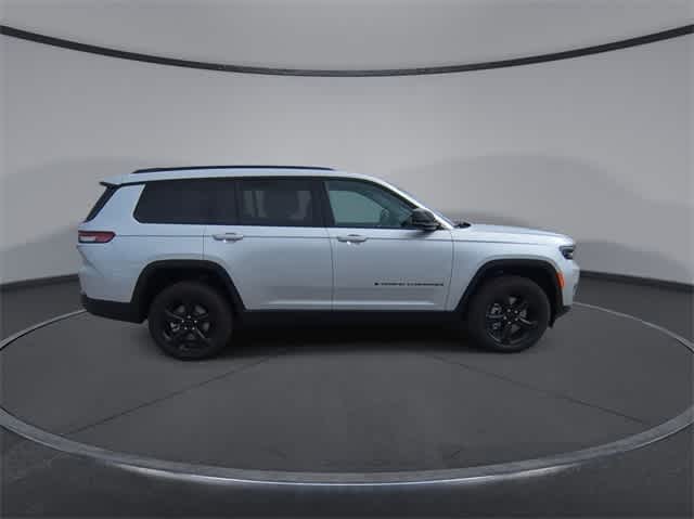 Thumbnail: 2025 Jeep Grand Cherokee - 9