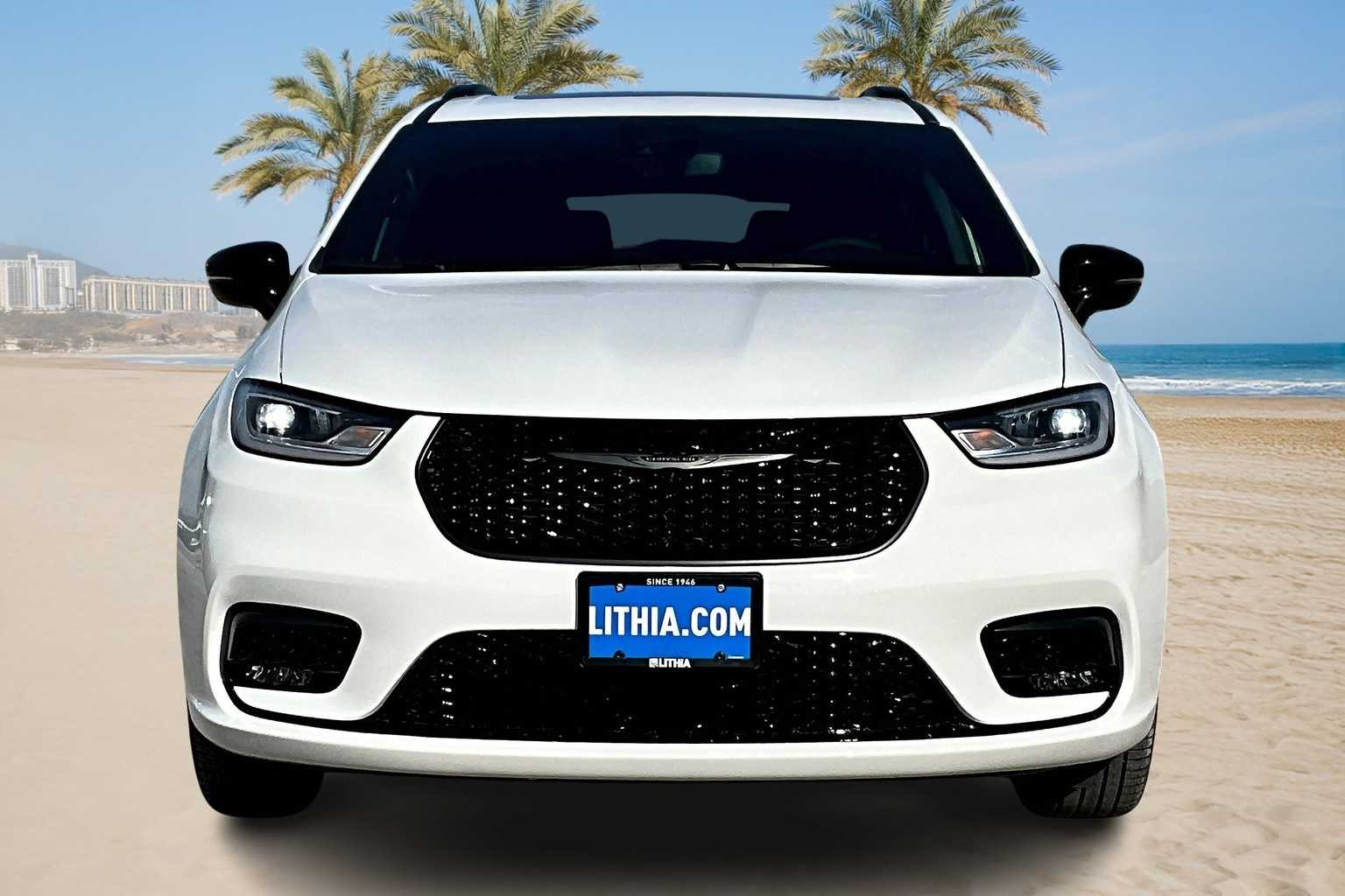 Thumbnail: 2026 Chrysler Pacifica - 6