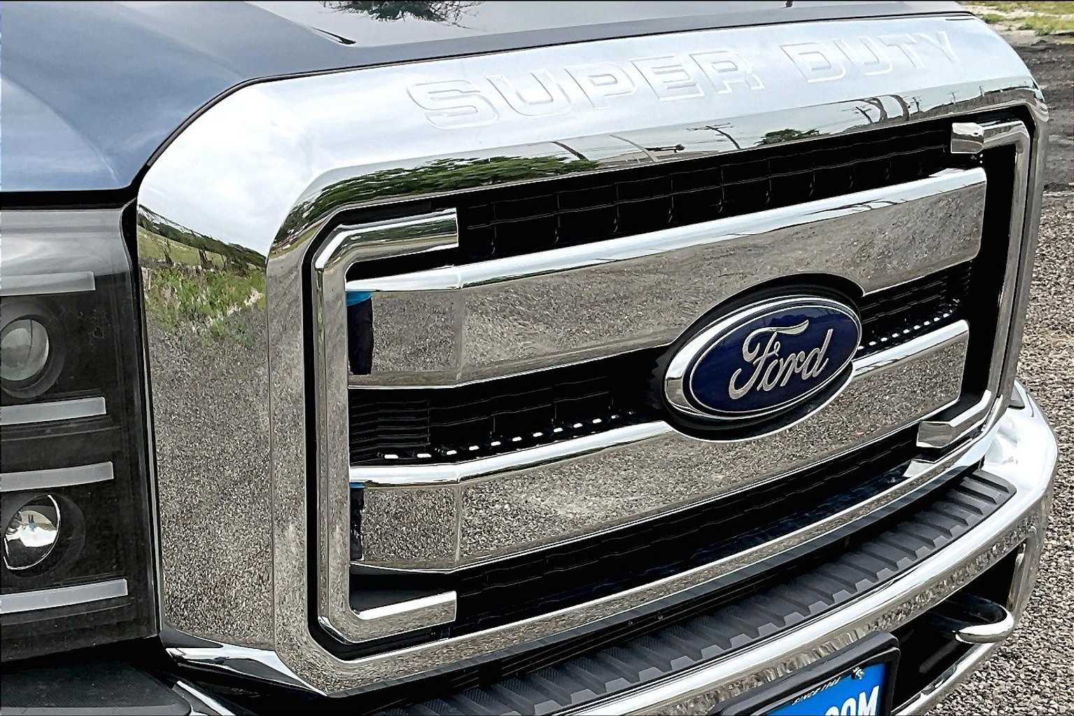 Thumbnail: 2015 Ford F-350 - 28