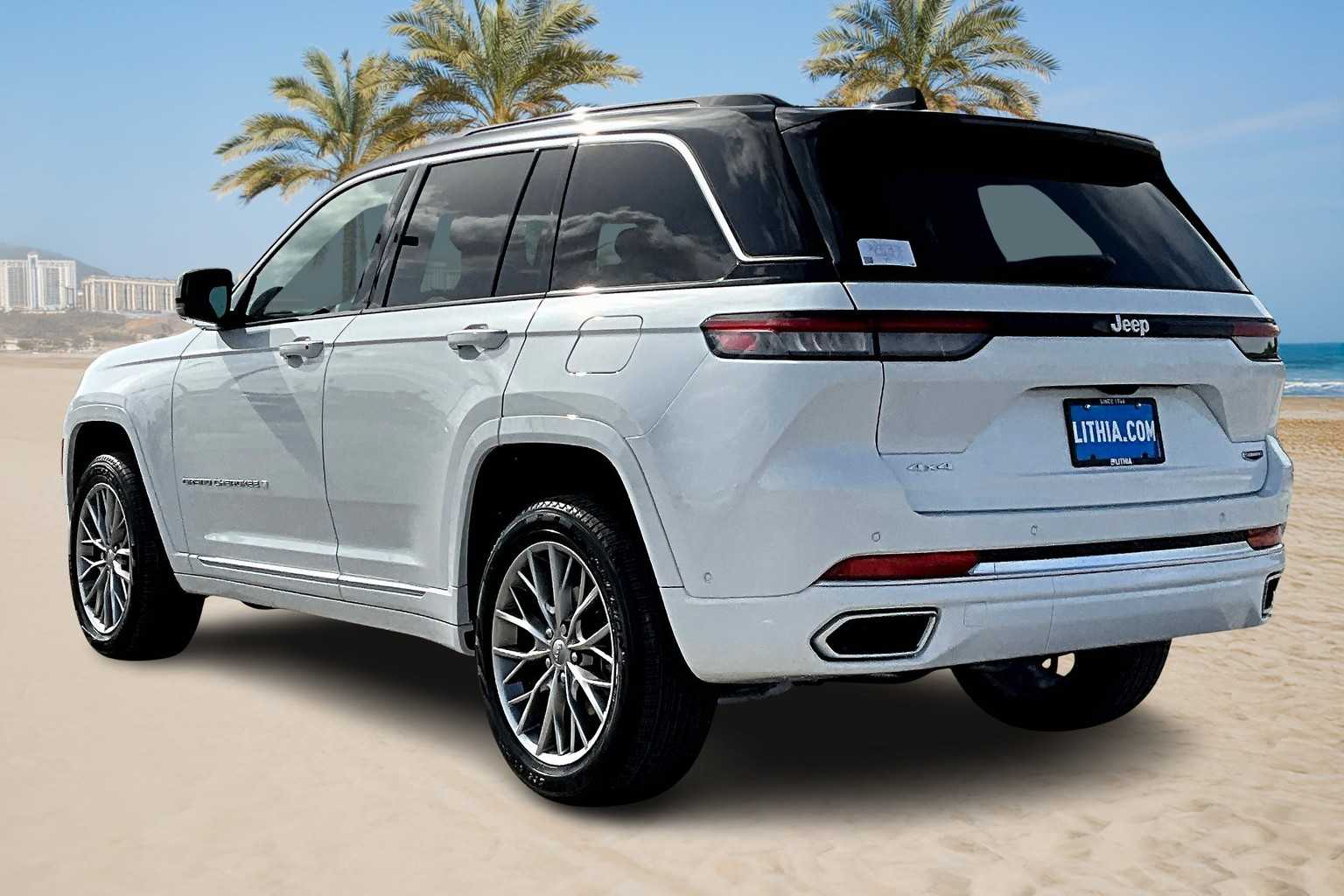 Thumbnail: 2025 Jeep Grand Cherokee - 4