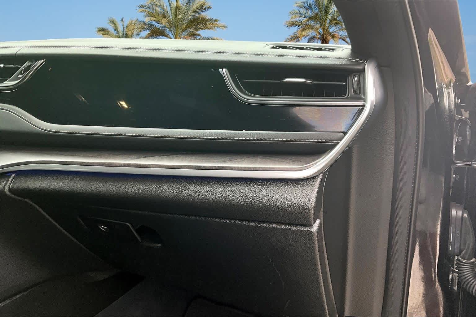 Thumbnail: 2023 Jeep Grand Cherokee - 21