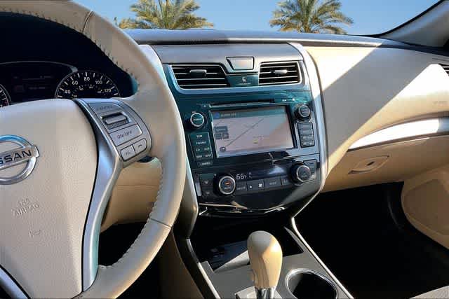 Thumbnail: 2015 Nissan Altima - 16